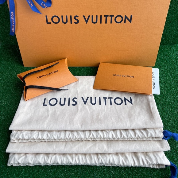 LOUIS VUITTON RIVOLI SNEAKER Size 7.5UK 8.5US - Picture 8 of 10